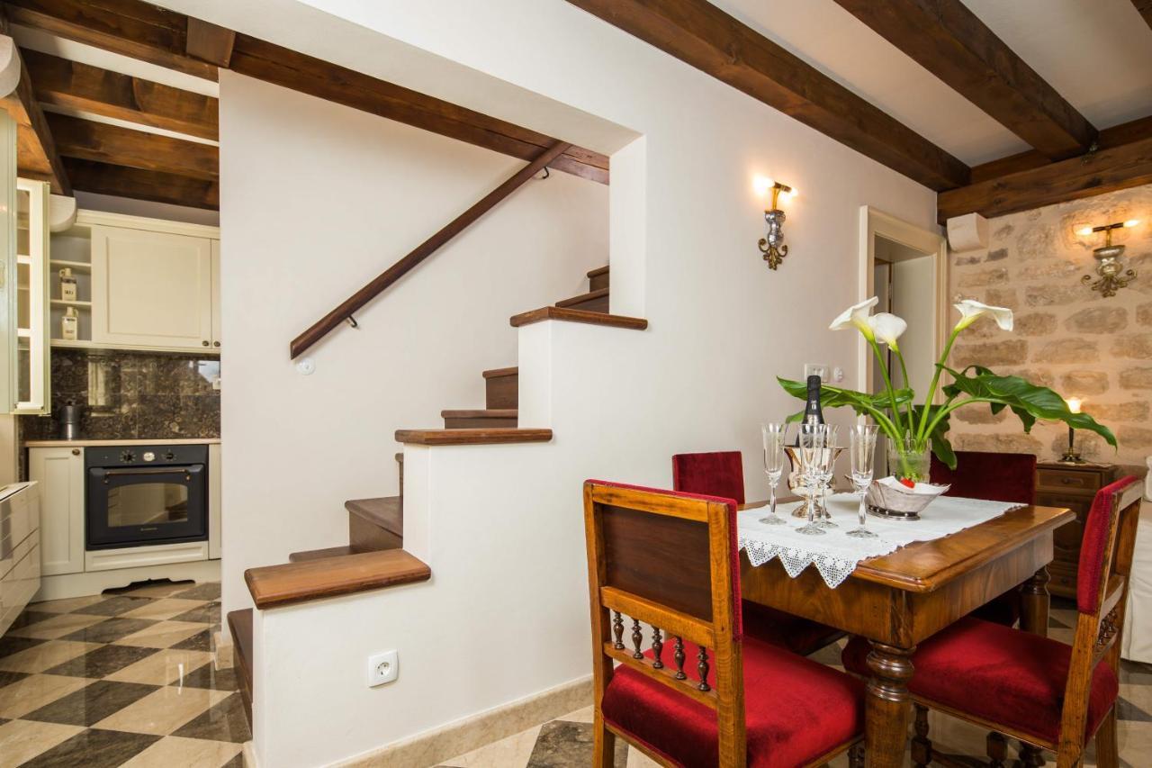 Holiday Home City Walls Hvar Town Ruang foto